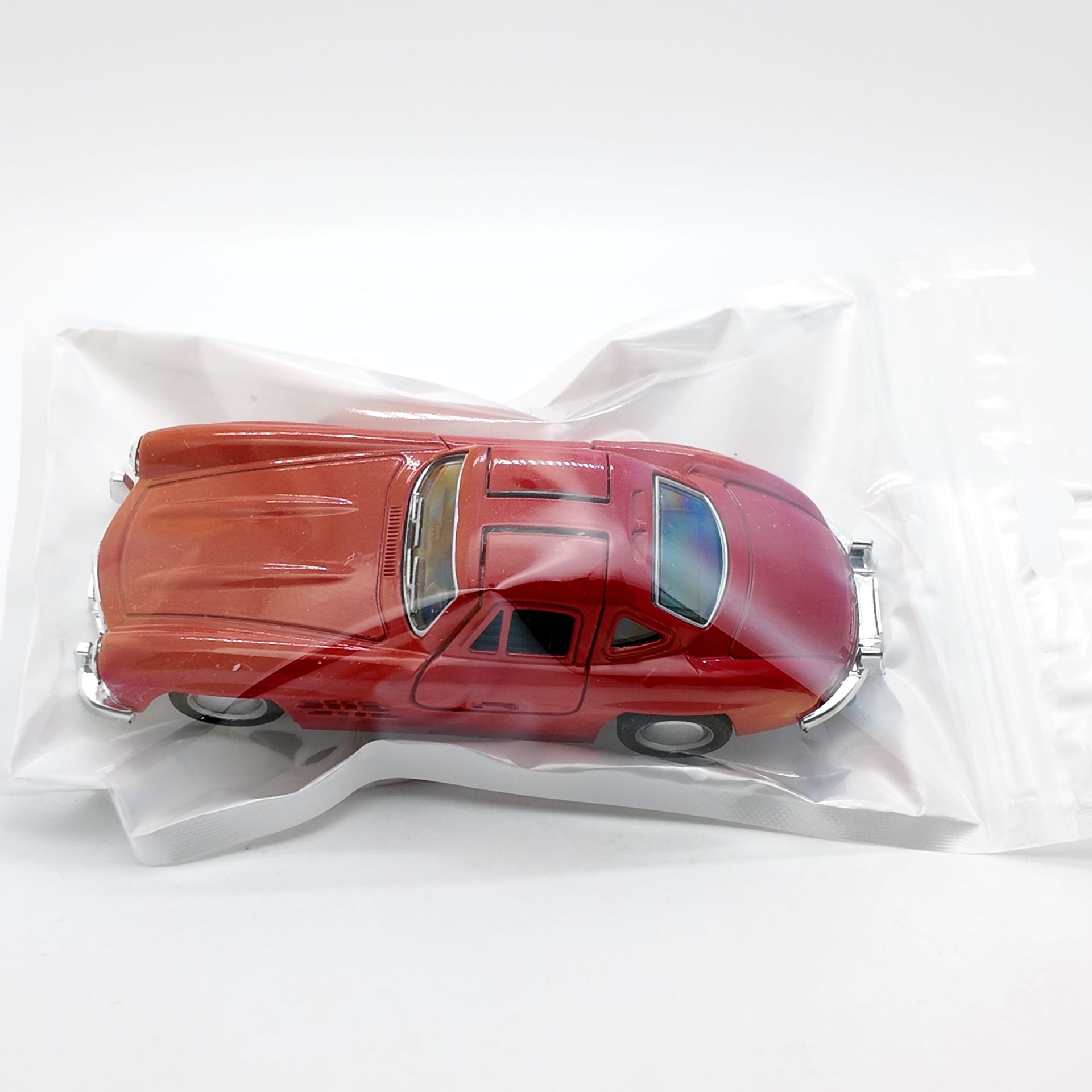 voiture vintage rouge (sac auto-scellant)