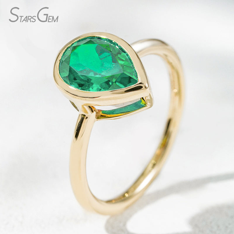 lab colombian emerald + yellow gold