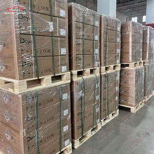 Inversor de cadena trifásico Deye de 25kW con 2 rastreadores MPP, voltaje de salida de protección IP65, salida máxima de CA 27,5 kVA