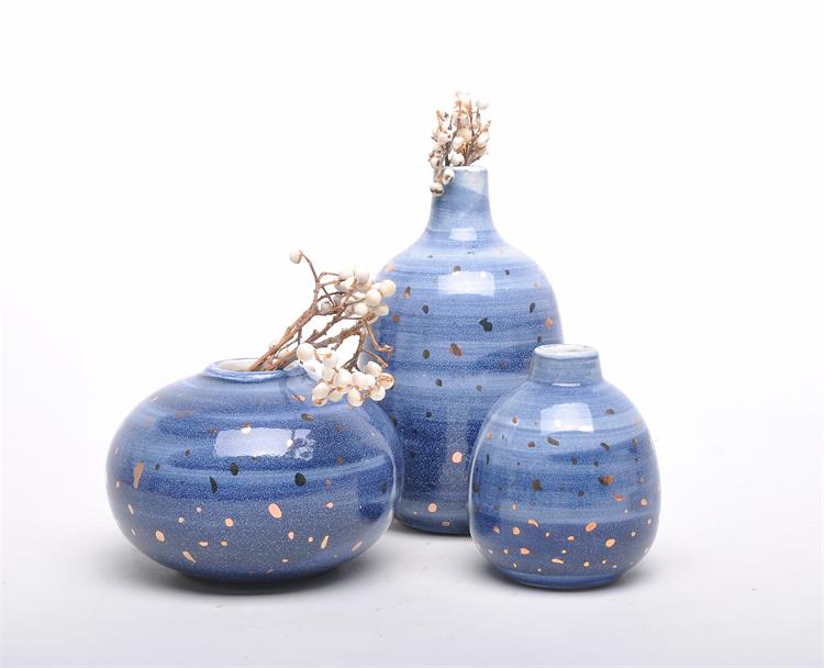 Modern Christmas decorative ceramic vase ceramic mini vase with golden pattern for house decor