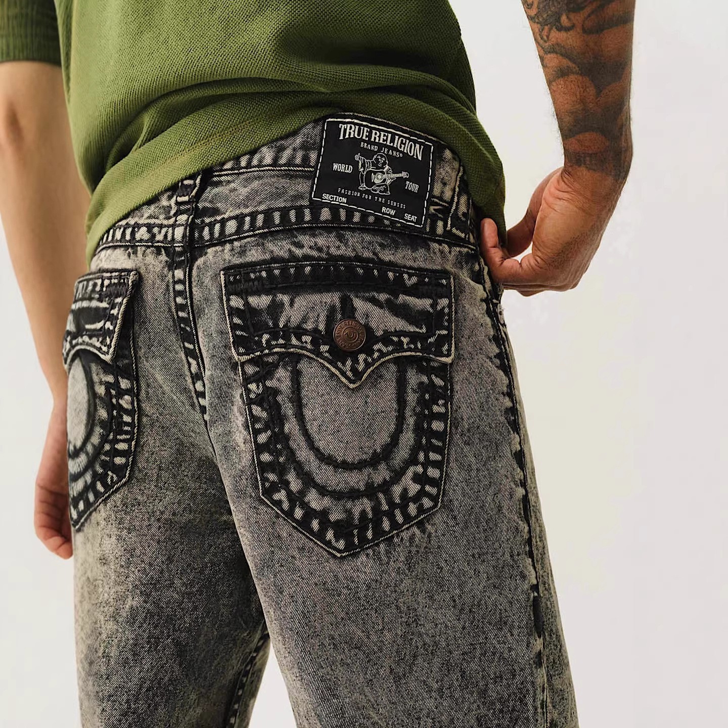 Gris negro