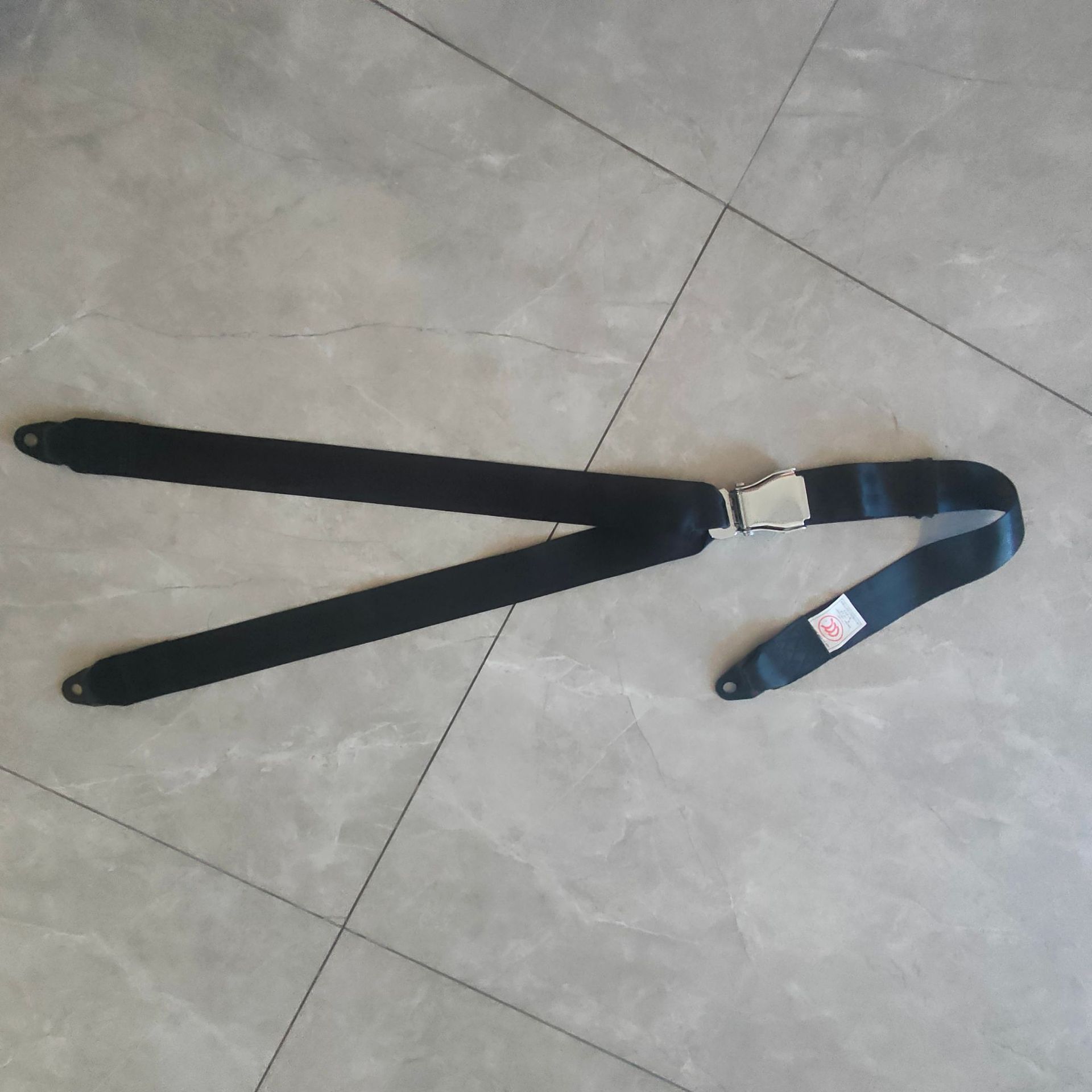 Avion de type Y avec boucle à trois points