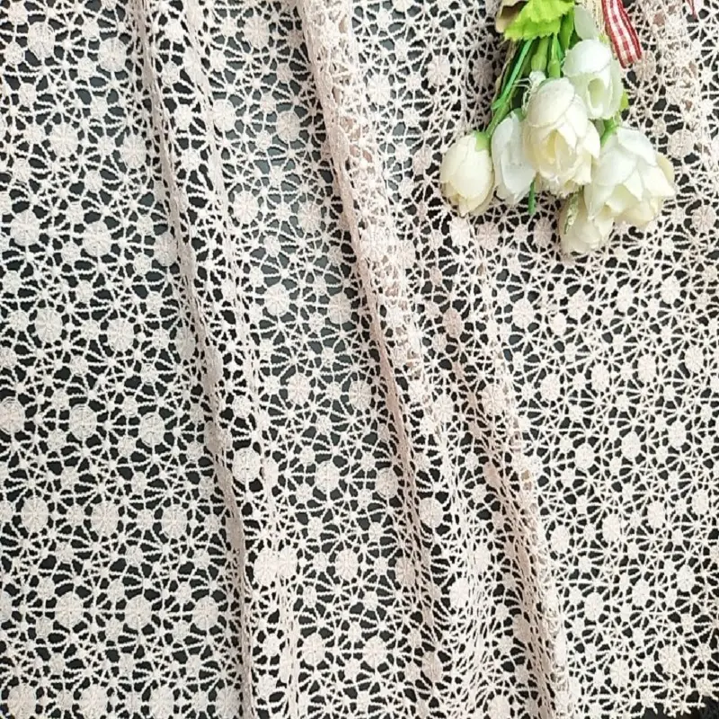Rendas frisadas com lantejoulas, branco 3d chiffon flor bordado com flores de lantejoulas pérolas vestido de tecido