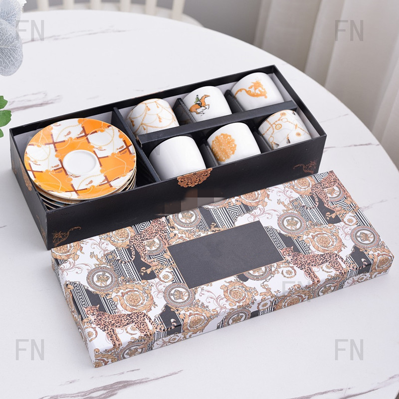 6 tasses et 6 soucoupes