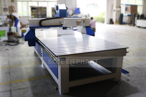 Comprador quiere popular wei hong control mecanizado de materiales plásticos pe pvc acrílico cnc router con mesa de ranura en t - Product Image 6