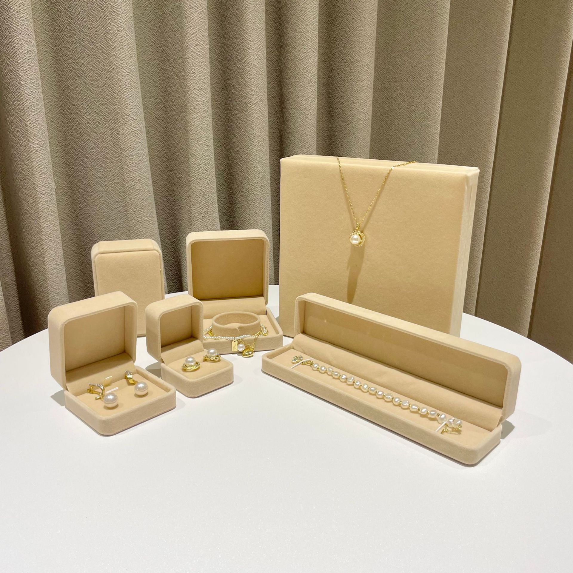 Beige-anneau