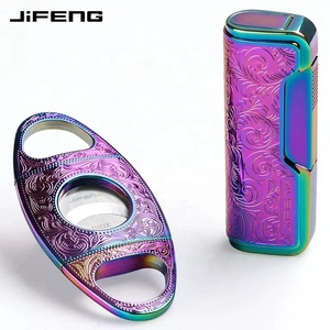 JIFENGT313シガーアクセサリーギフトセット2個エンボスデザインガス詰め替え可能ライターレインボーカラーシガーカッターとライターセット - Product Image 1