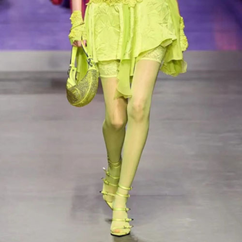 สีเหลือง