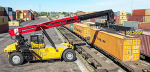45-тонный штабелер идеально SRSC4535H4-65 для подъема тяжелых контейнеров в портах и железнодорожных терминалах - Product Image 2