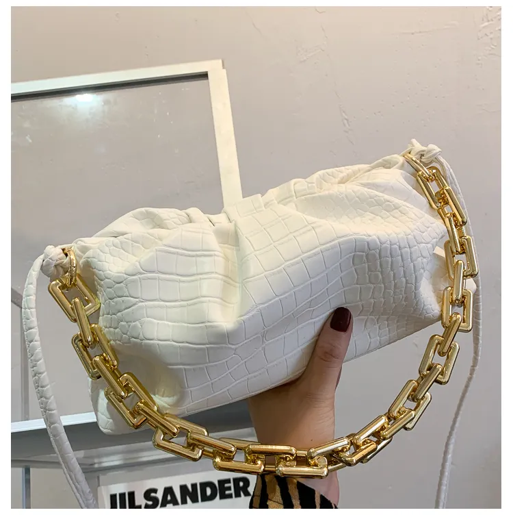 Sac à bandoulière chaîne dorée en cuir Pu pour femmes, sacoche à Main plissée, sous-bras nuage, nouvelle collection 2022