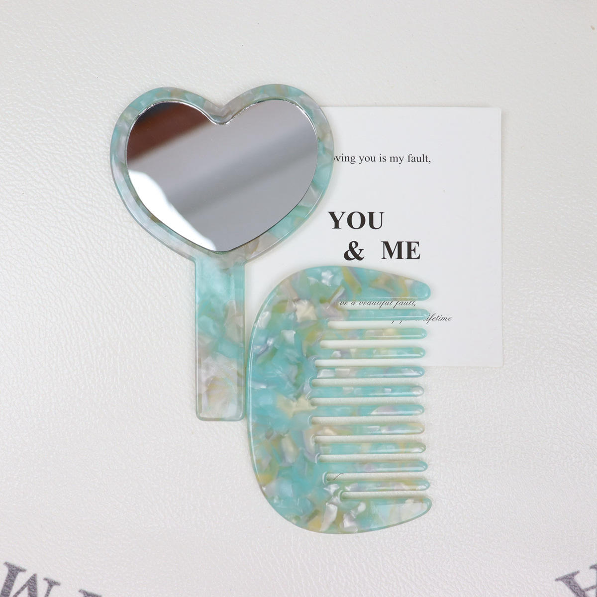 สีเขียวสด