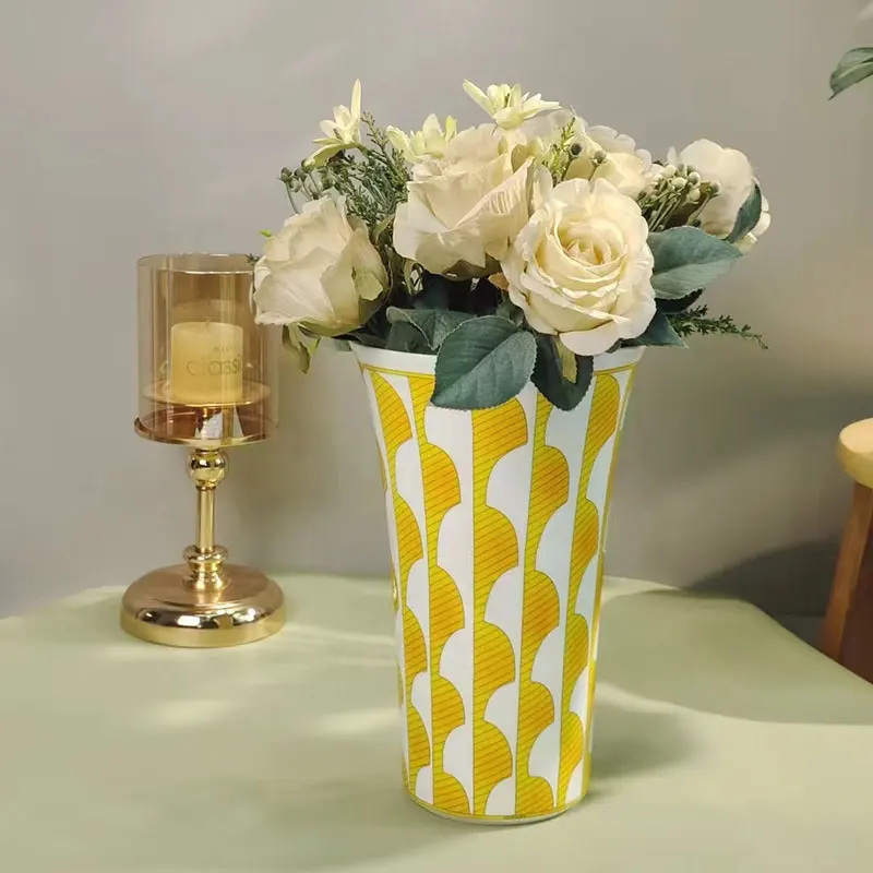 Nordic Luxury ceramic flower ware bone china sunlight pattern vaso arancione vaso per la decorazione di fiori secchi coltivati ad acqua