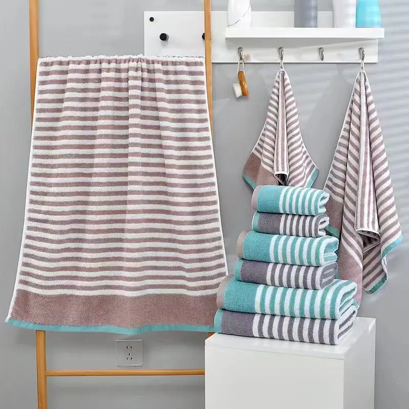منشفة حمام قطنية ناعمة تصميم وشعار خاص منشفة حمام سريعة الجفاف مقاس كبير منشفة بيضاء