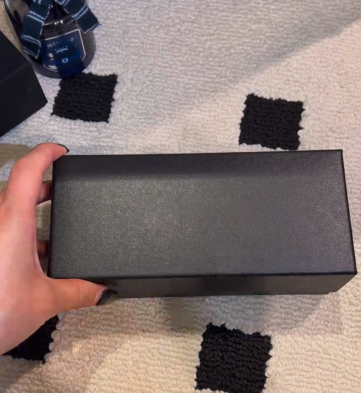 Black/3