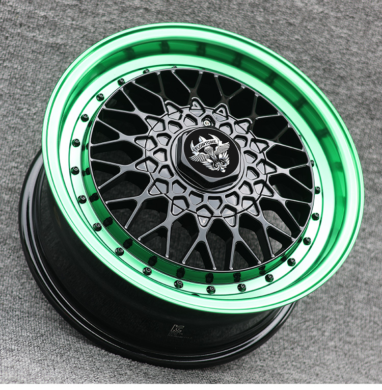 Negro, borde a máquina + pintura verde transparente
