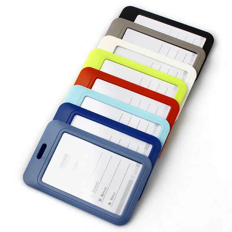 उच्च गुणवत्ता फैशन प्लास्टिक डबल साइड पीपी कार्ड बिल्ला धारक के साथ कस्टम लोगो