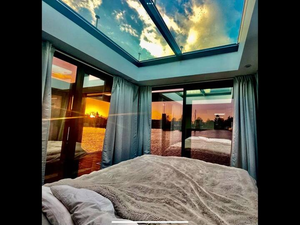 2025 Alhouse Houseboat flutuante Airbnb Bar Hotel com radiador e churrasqueira para casa de festa - Product Image 4