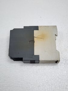 Nuevo Original Ready 1SVR430132R0100 Almacén Automatización industrial PLC Programación Controller00