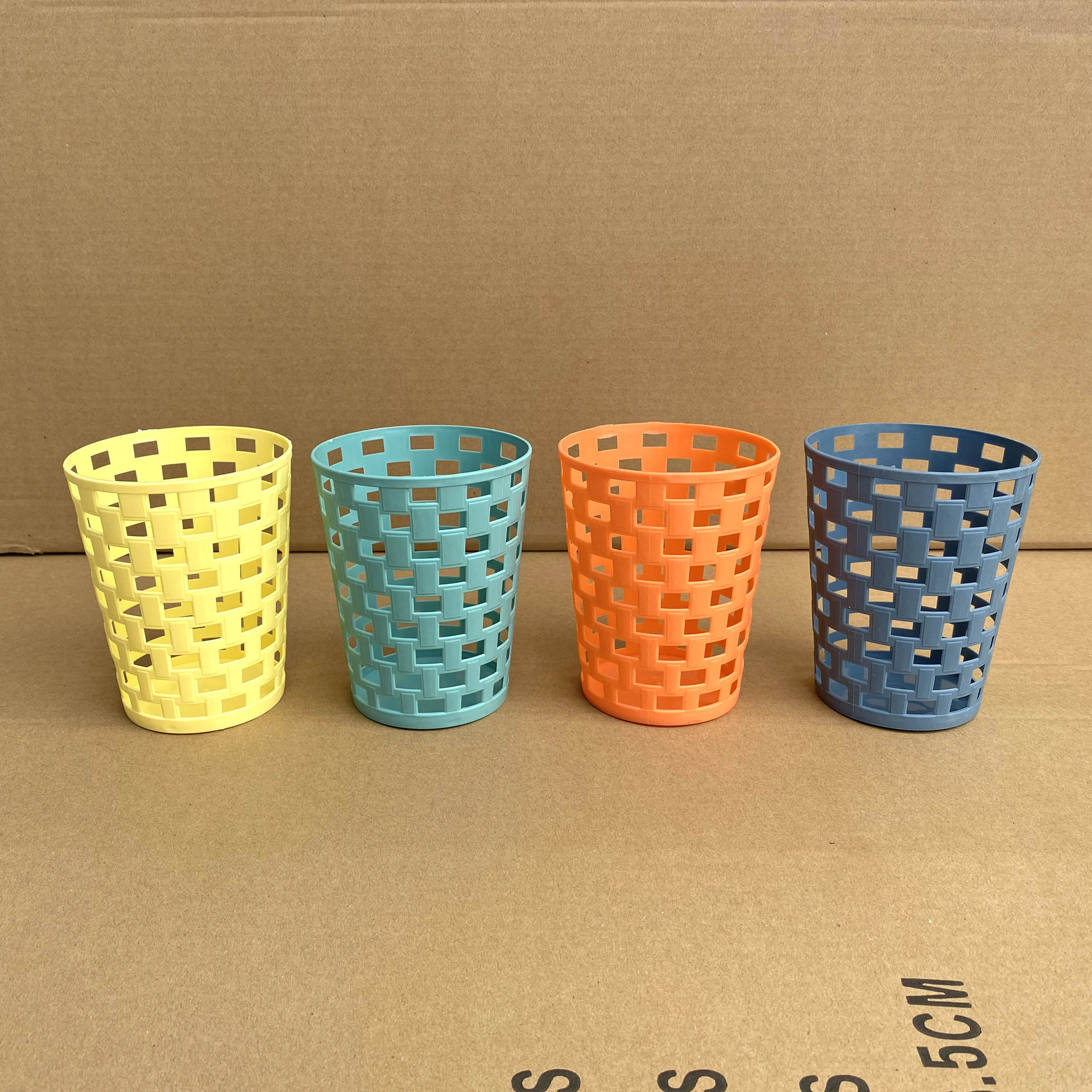 050, panier de rangement quadricolore (480/carton)