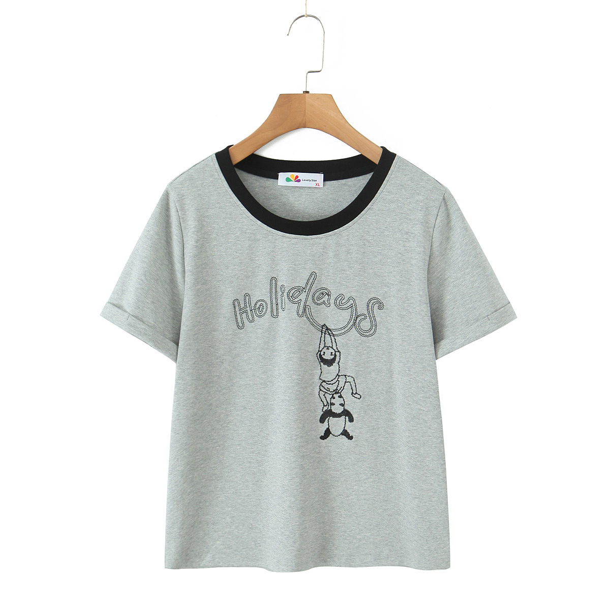 เสื้อยืดพิมพ์ลายสีเทา