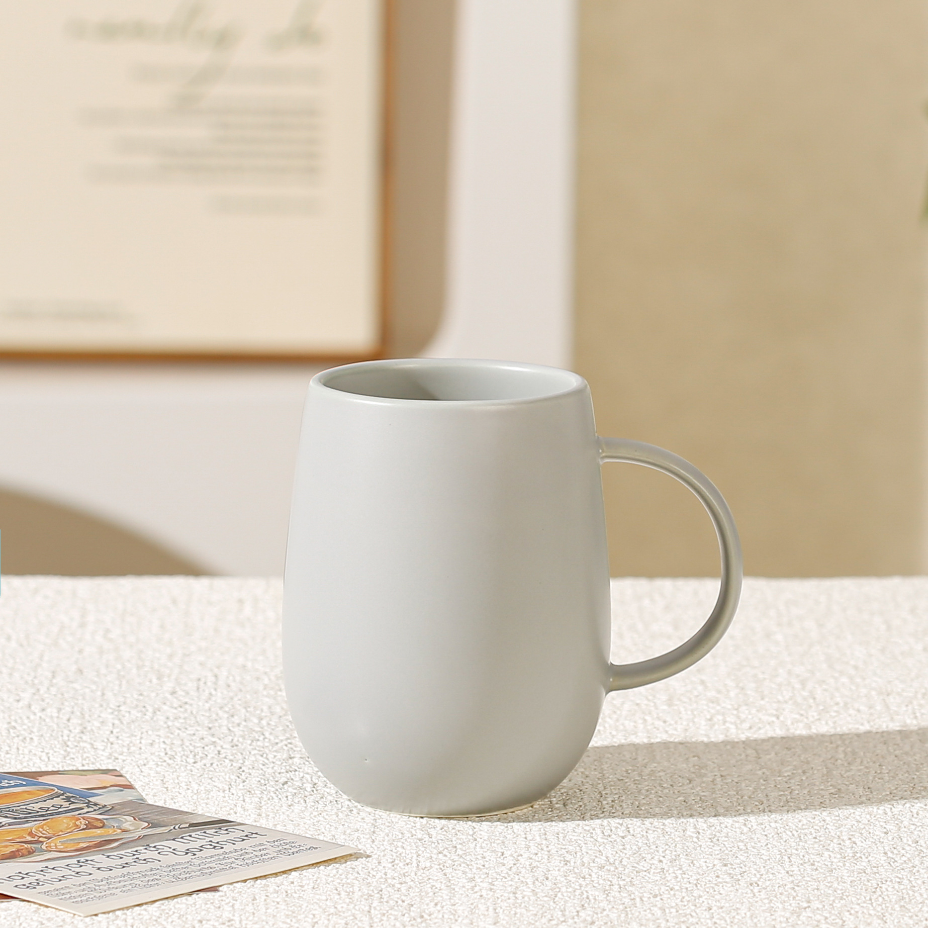 Hôtel avec tasse gris mat-défaut