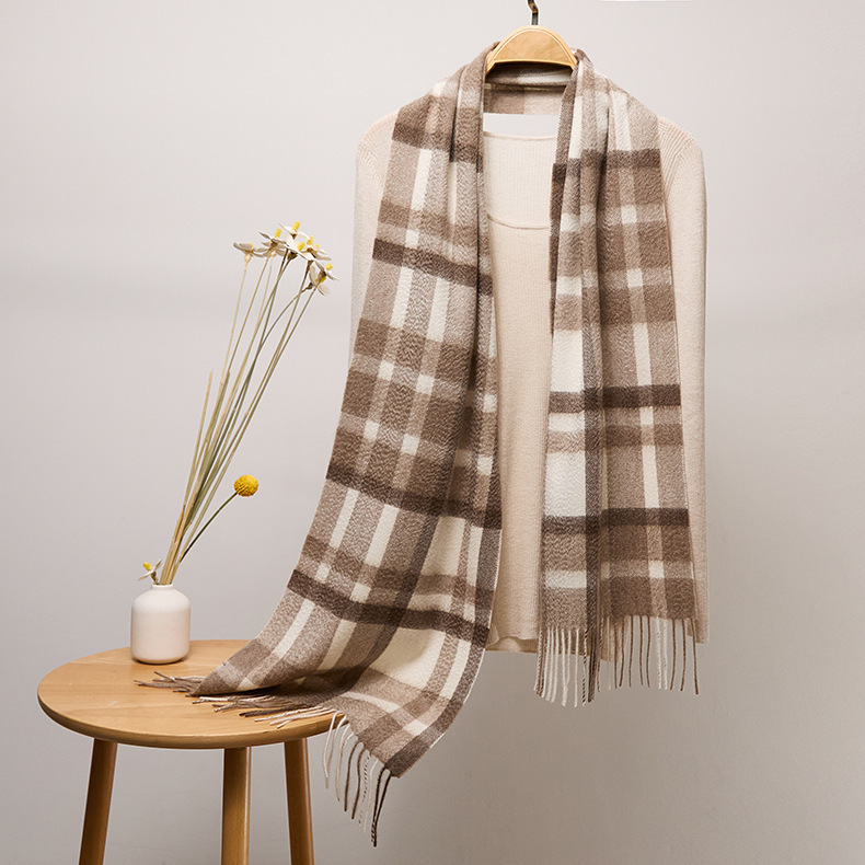 172 floral brown and white check pattern