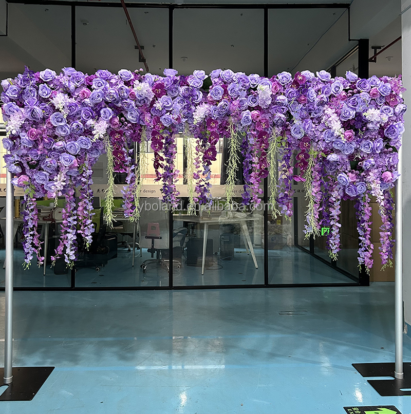 16# Muro di fiori viola