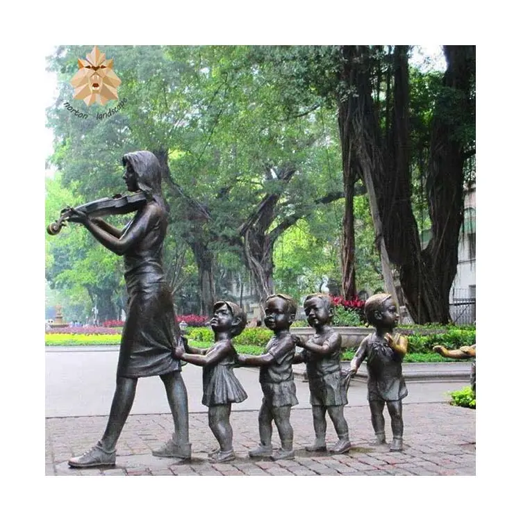 Figura de metal de decoración al aire libre para mujer, escultura artística de bronce al aire libre, estatua de cobre para tocar el violín y los niños, NTBH-S0201