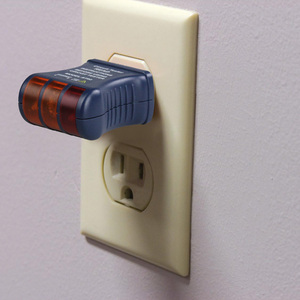 Probador de receptáculo de salida y analizador de circuito y probador de disyuntores - Product Image 2