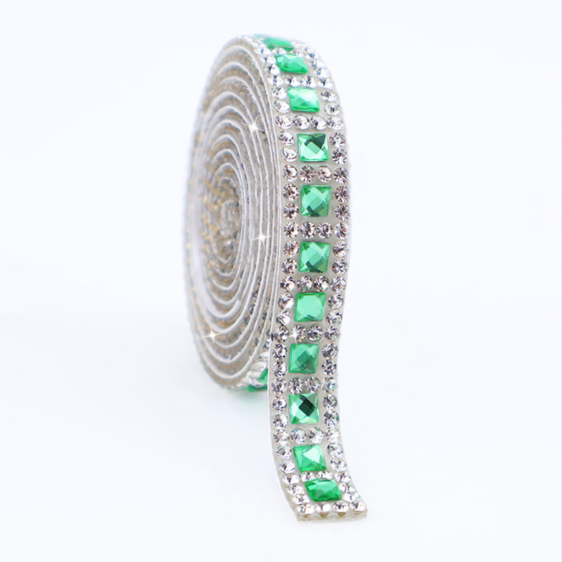 Perles de verre vert clair 44 mm-08 cm de large