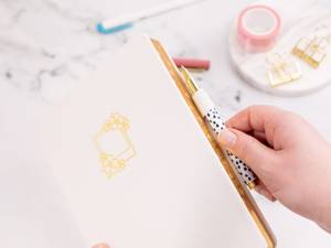 LABON Gold goffrato <span class=keywords><strong>A5</strong></span> Dot Grid diario in pelle vegana 160gsm con fascia di chiusura elastica rosa