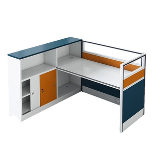 Escritorio de oficina con tabique de madera modular - Product Image 3