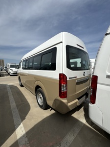 Foton View CS 2マニュアル/自動Hiace Van 4Lディーゼル/電気エンジンAWDドライブファブリックシート右ハンドダークジャパニーズ「ウィッシュズ」