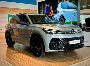 VW volkswagens Tiguan <span class=keywords><strong>L</strong></span> รถ<span class=keywords><strong>2025</strong></span> 2.0T 380TSI 4WD R-Line เรือธง7-DCT ความเร็วสูง7ที่นั่ง200PS หนังไฟฟ้า ACC R19 SUV