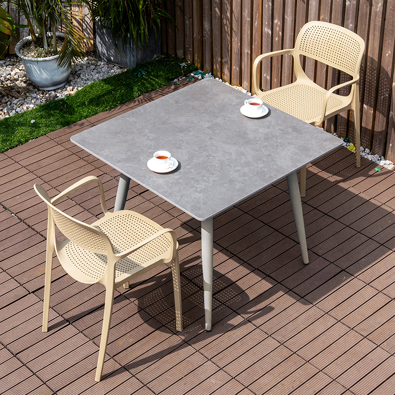 G-90cm table carrée et 2 chaises