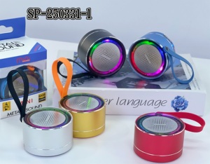 RGB便携式迷你无线圆形扬声器金属外壳蓝牙扬声器强力音响系统TWS立体声配对调频收音机扬声器 - Product Image 2
