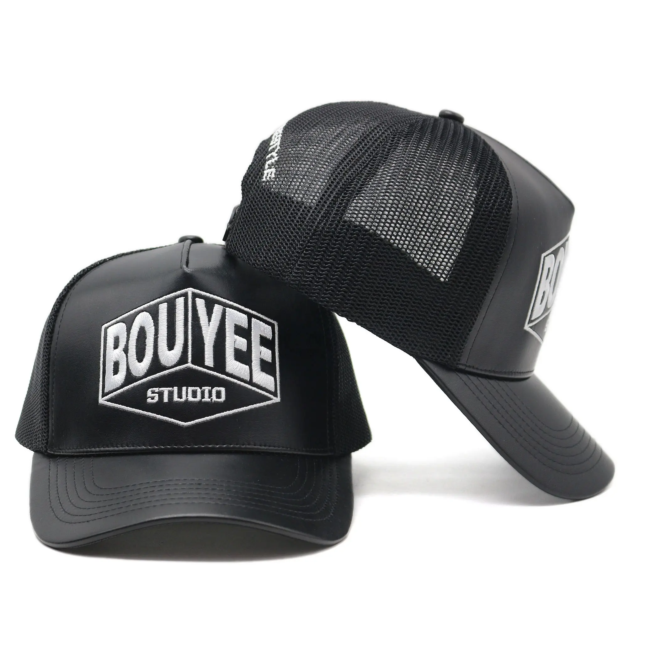 Sombreros de camionero de cuero sintético, 5 paneles, color negro, con logotipo bordado 3D frontal personalizado