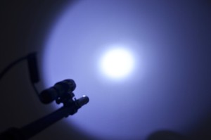 Chiến Thuật <span class=keywords><strong>LED</strong></span> Hợp Kim Nhôm Đa-Màu Sắc Có Thể Sạc Lại Ip20 Ngoài Trời Làm Việc Ánh Sáng 100-200M Chùm 1000 Lumens Đèn Pin - Product Image 4