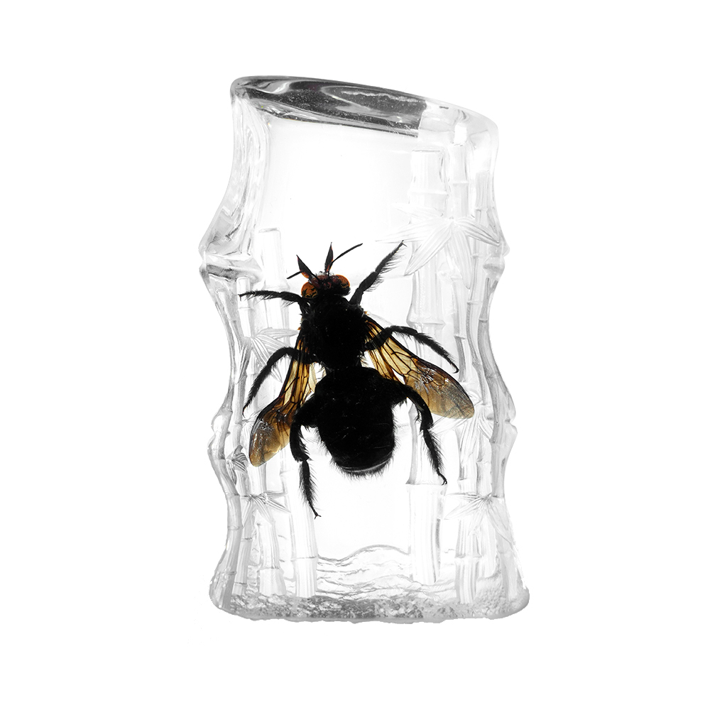 Abeja de bambú negro