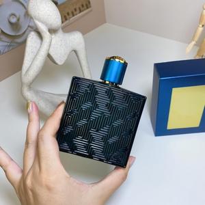 男性の香水の毎日の使用は、控えめでエレガントな一日中の交際を提供します - Product Image 4