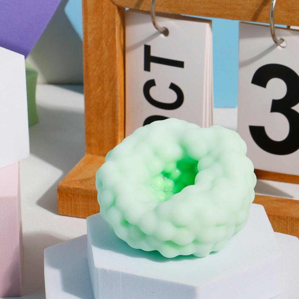 6cm apple green noisy ball-send pumper