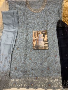 ヘビーネットコーディングシーケンス付きクルタヘビーシーケンスと刺繍作業レディースパーティーウェア - Product Image 3