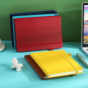 Venta al por mayor personalizado A5 con correa elástica PU diario cuaderno impreso marca Logo diario Bloc cuaderno de notas de cuero PU