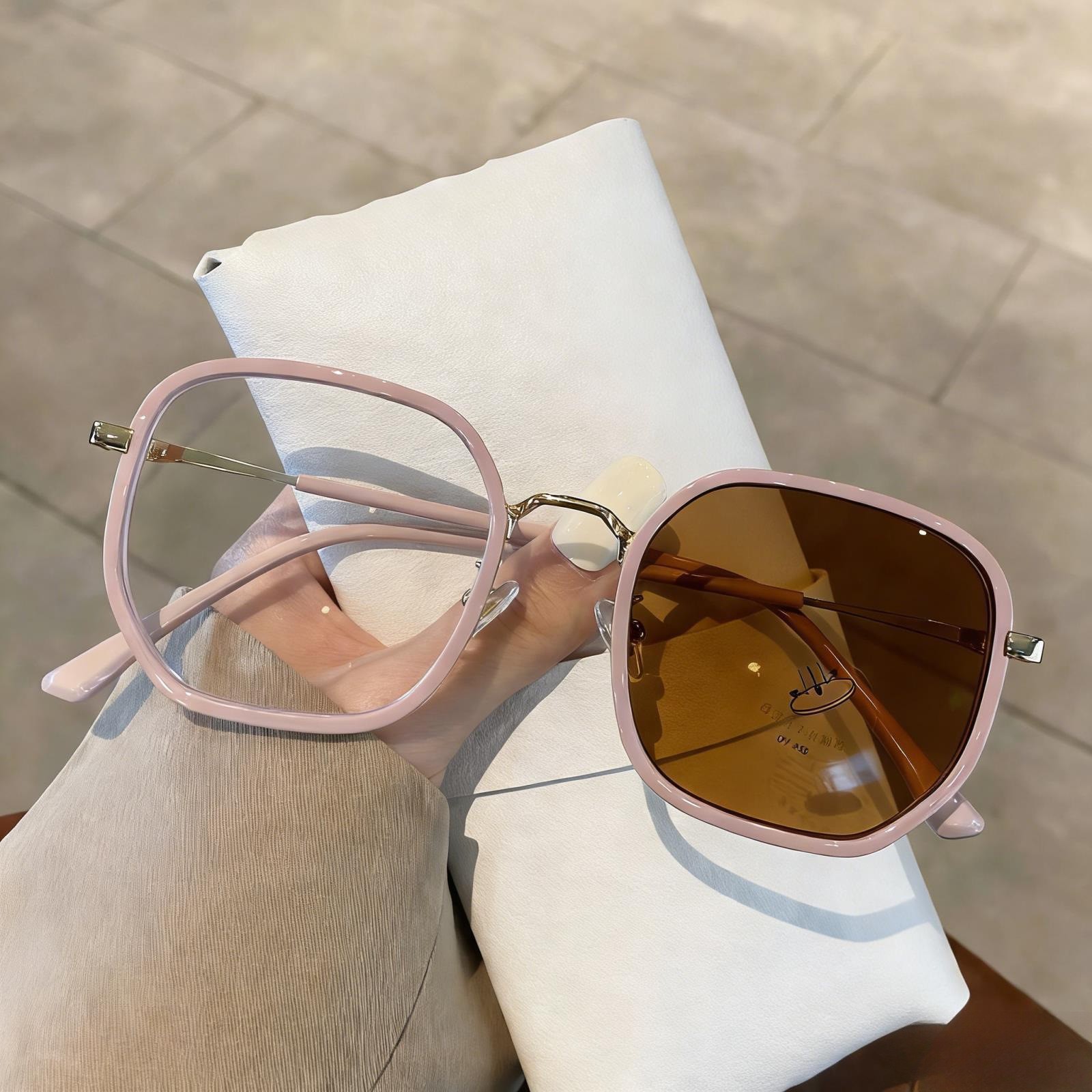 Pink white change tea