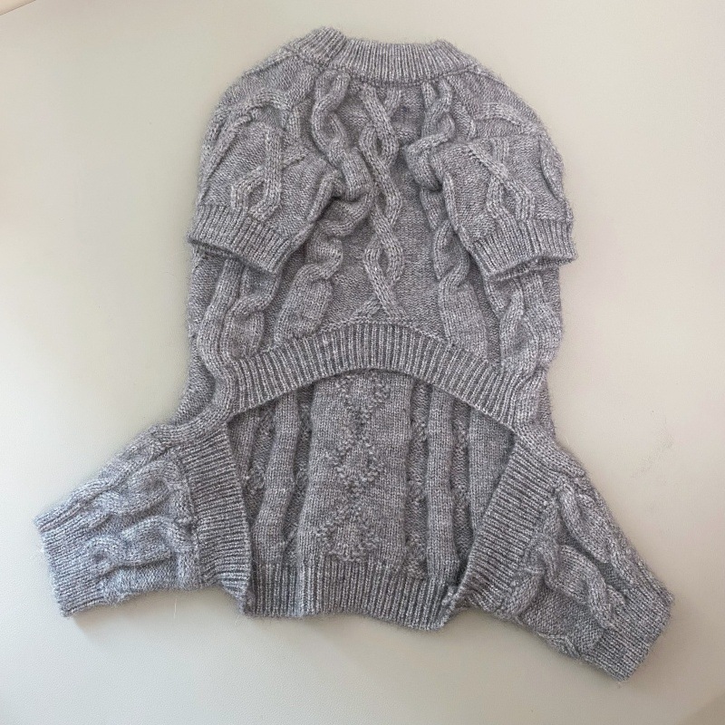 Vêtements gris à quatre pattes