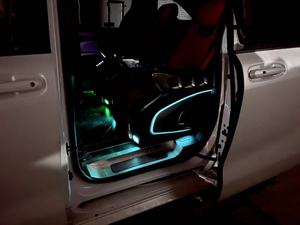 2024 Toyota Hiace Vito Vclass ชุดเบาะนั่งรถตู้สปรินเตอร์แปลงได้วัสดุหนังสำหรับการเดินทางตั้งแคมป์ที่สะดวกสบาย - Product Image 3
