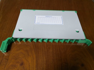 Bandeja empalmadora de fusión de 12 puertos para fibras ópticas para uso en red en Panel de conexión de caja de terminales de fibra óptica - Product Image 2