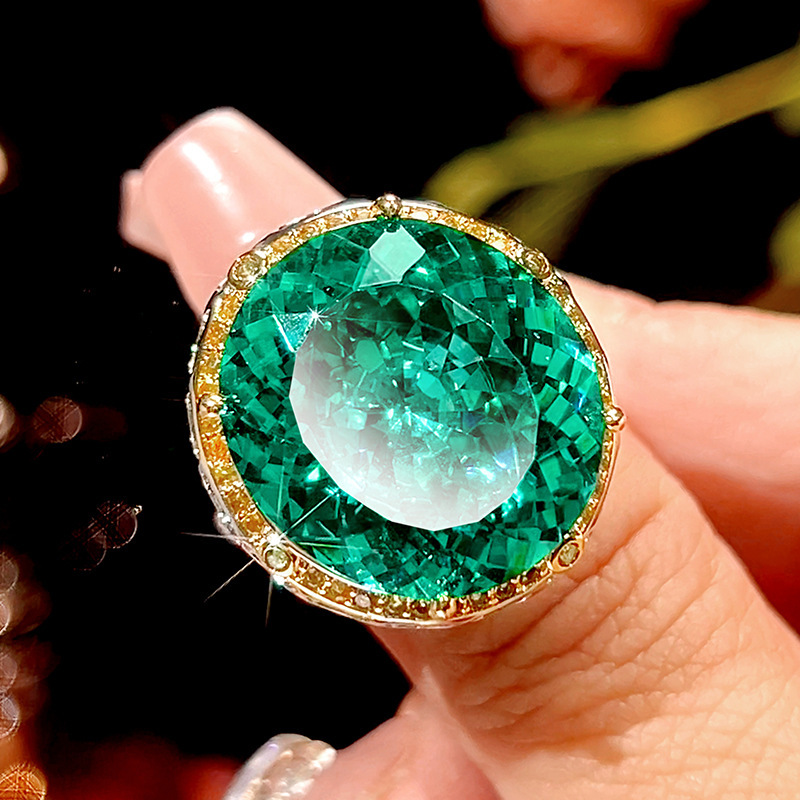Parra green ring