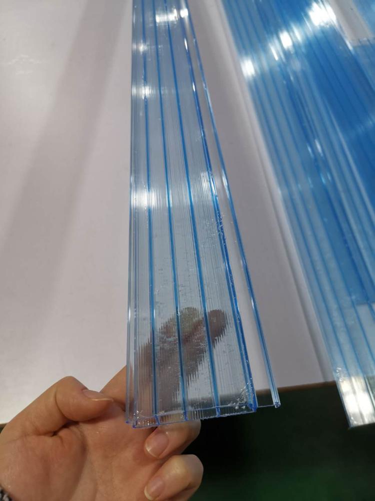 Bleu transparent