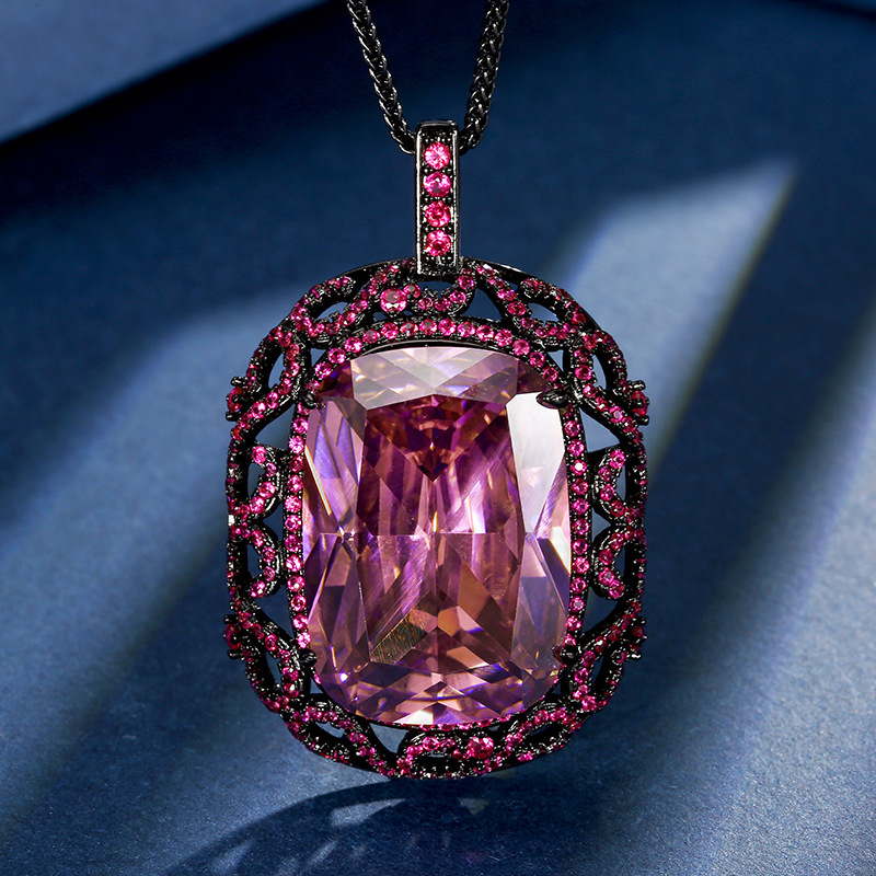 Pendentif rose séchée en or noir avec chaîne Chopin